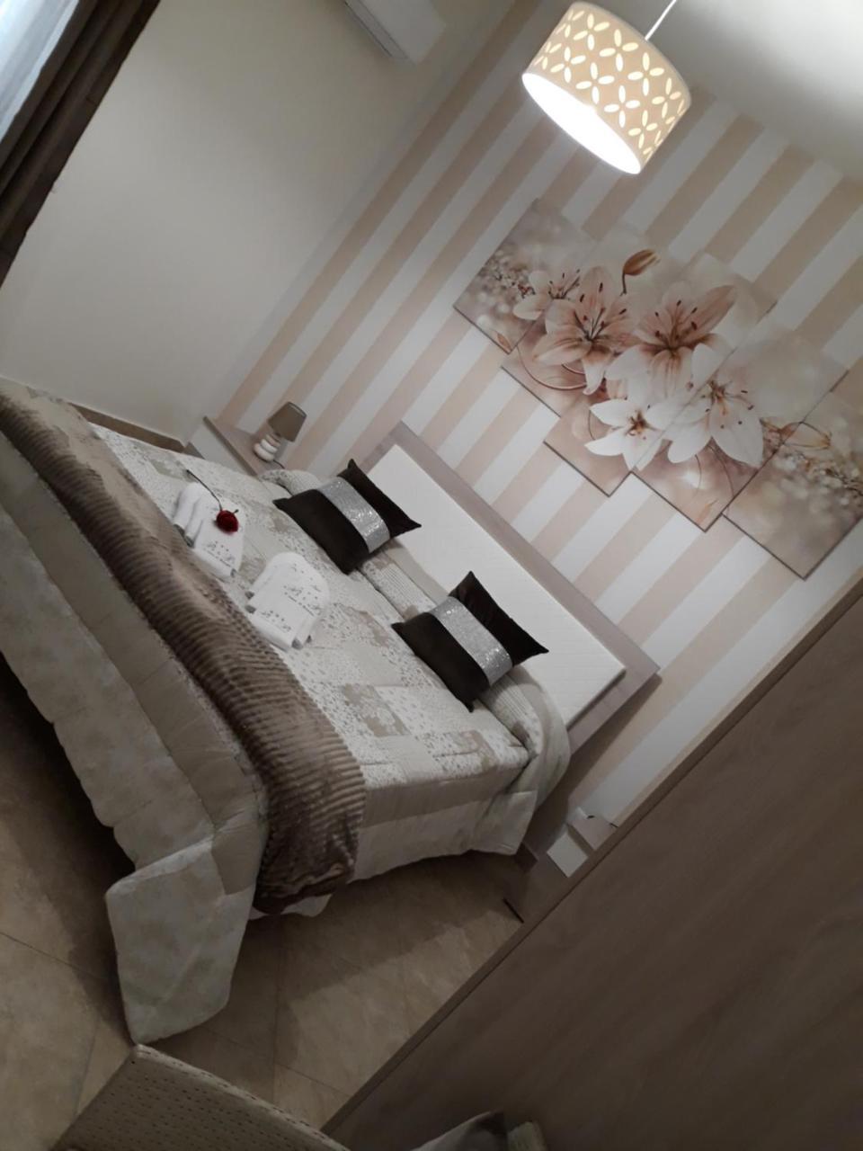 モンレアーレ A Casa Di Simona Bed & Breakfast エクステリア 写真