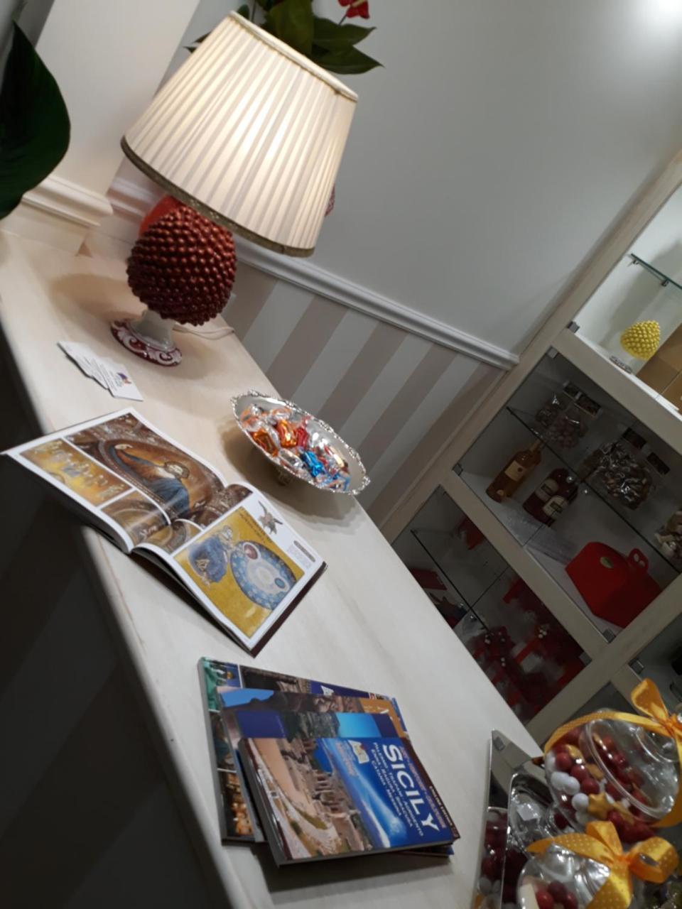 モンレアーレ A Casa Di Simona Bed & Breakfast エクステリア 写真