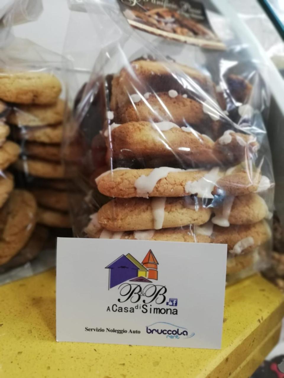 モンレアーレ A Casa Di Simona Bed & Breakfast エクステリア 写真