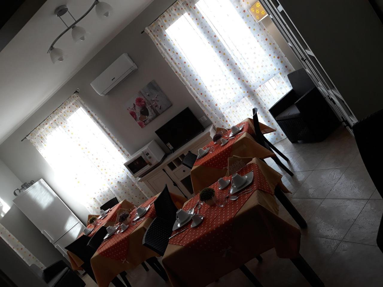 モンレアーレ A Casa Di Simona Bed & Breakfast エクステリア 写真