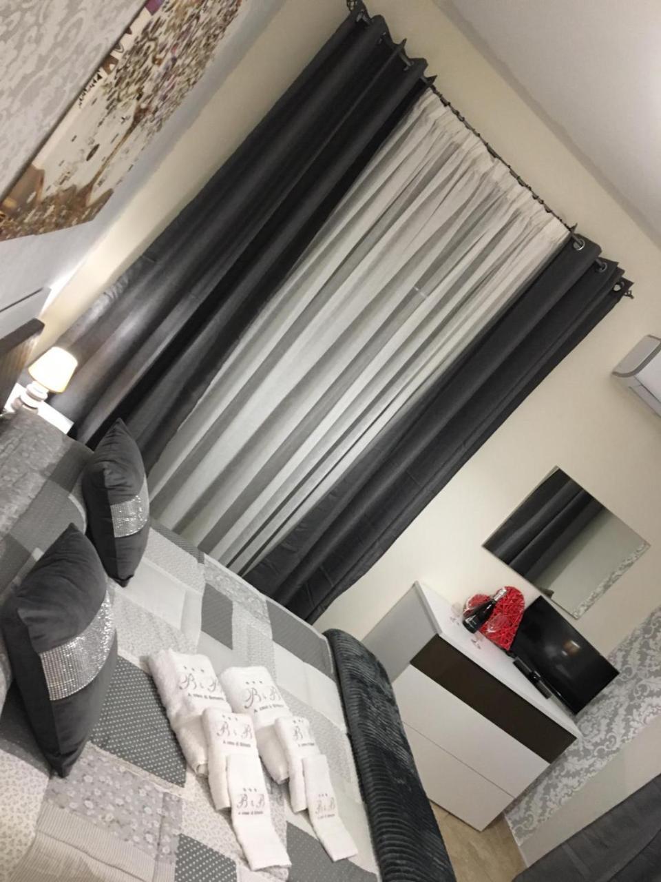モンレアーレ A Casa Di Simona Bed & Breakfast エクステリア 写真
