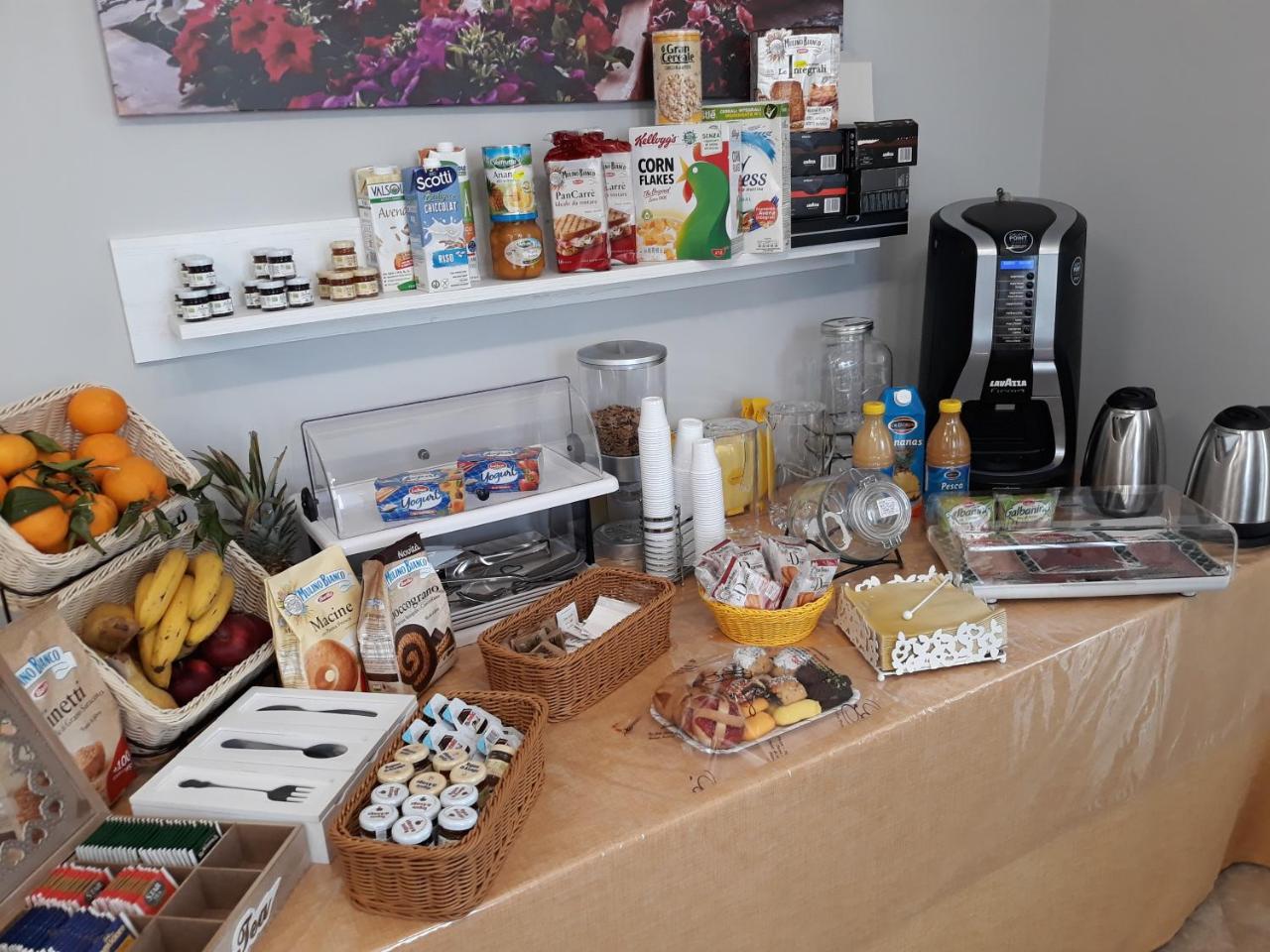 モンレアーレ A Casa Di Simona Bed & Breakfast エクステリア 写真