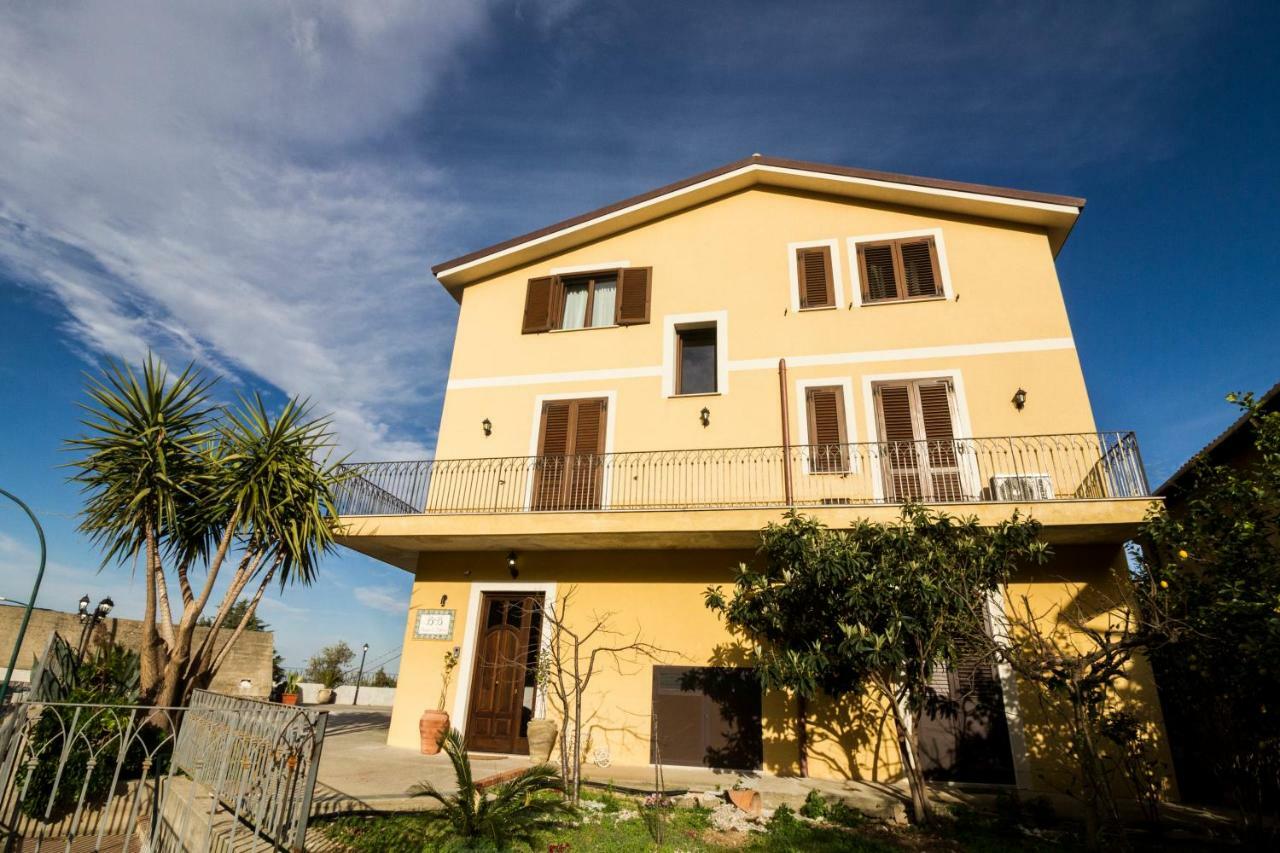 モンレアーレ A Casa Di Simona Bed & Breakfast エクステリア 写真