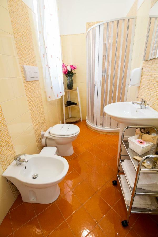 モンレアーレ A Casa Di Simona Bed & Breakfast エクステリア 写真
