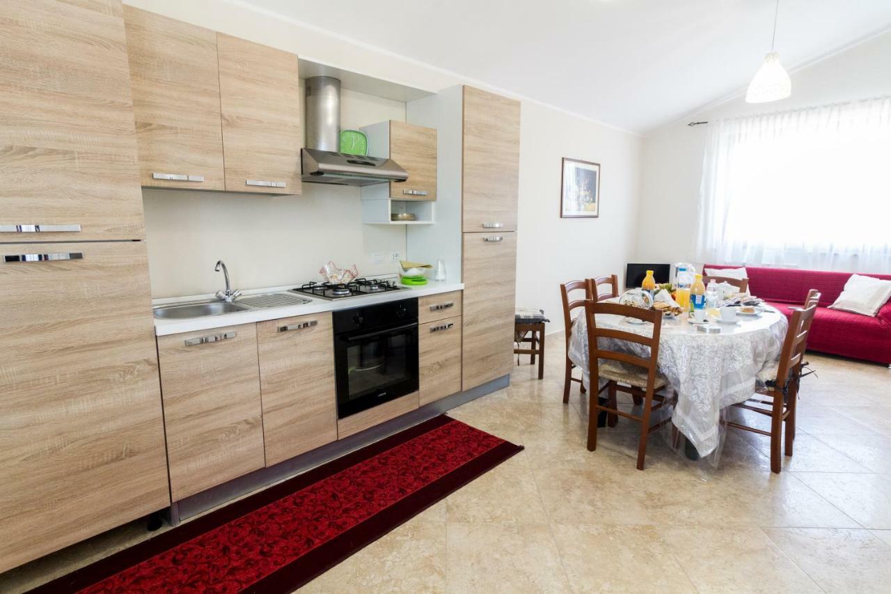 モンレアーレ A Casa Di Simona Bed & Breakfast エクステリア 写真