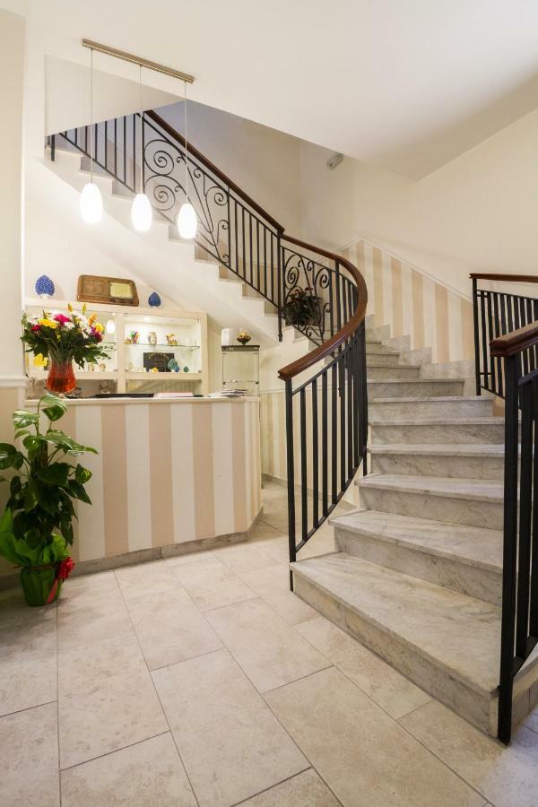 モンレアーレ A Casa Di Simona Bed & Breakfast エクステリア 写真