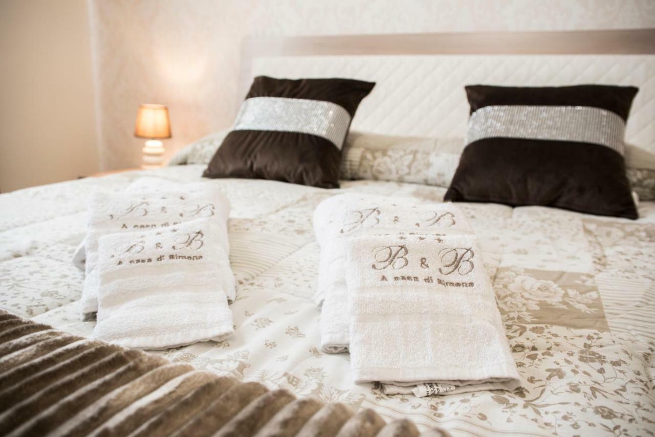 モンレアーレ A Casa Di Simona Bed & Breakfast エクステリア 写真